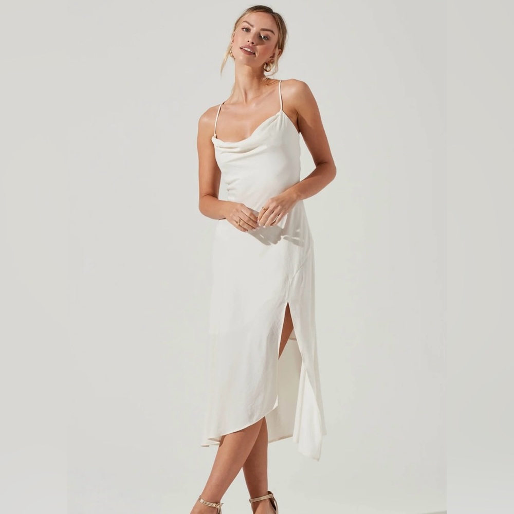 ASTR the label Gaia midi dress